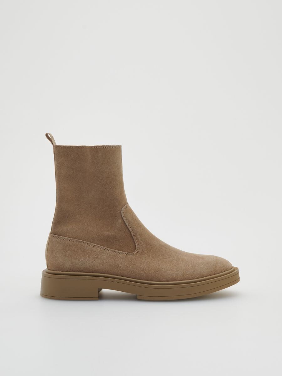 reserved ankle boots beige