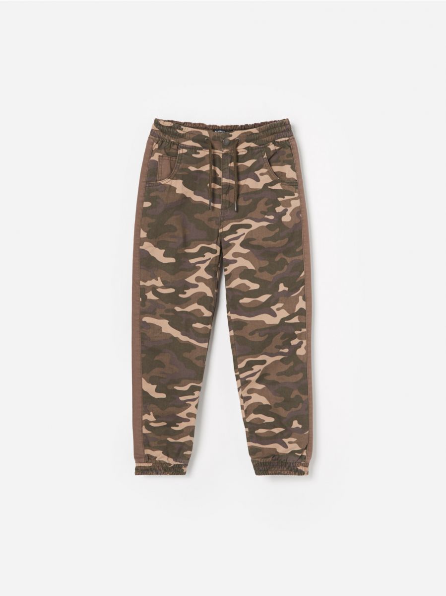 camo trousers green